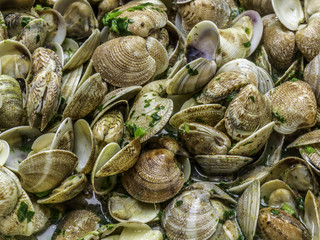 Profumatissma padella di vogole saltate