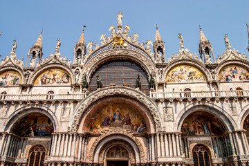 Fototapeta na wymiar Saint Mark's Basilica 