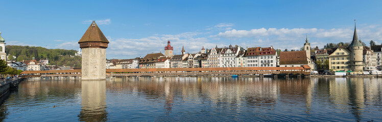 Fototapeta premium chapel bridge, kapellbruck in sunny day
