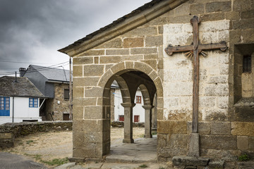 Fototapeta na wymiar Santo Tomás Apóstol church in Otero de Sanabria village, Zamora, Spain