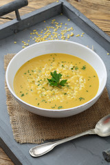zuppa crema di legumi lenticchie gialle