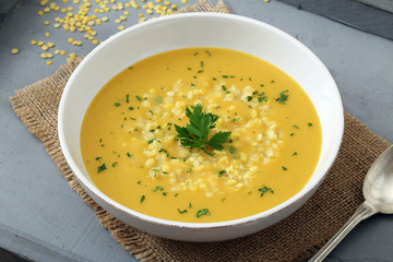 zuppa crema di legumi lenticchie gialle