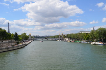 Nad Sekwaną w Paryżu/By the Seine in Paris, France - obrazy, fototapety, plakaty