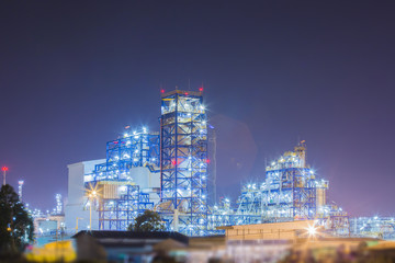 Fototapeta premium Night scene of oil and chemical refinery industrial plant