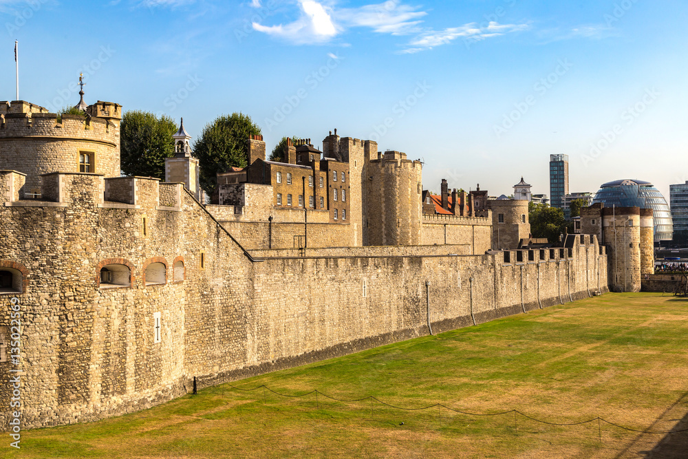 Wall mural tower of london