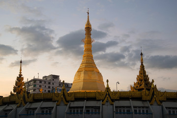 Fototapeta premium Stupa of Sule pagoda at twilight. Yangon, Myanmar