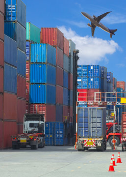 handling the container box logistic
