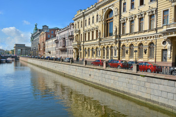 Fototapeta na wymiar Petersburg. The embankment of the canal