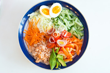 mix vegetables salad with shrimps