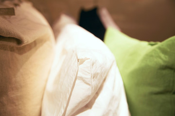 Obraz na płótnie Canvas many pillows on the bed