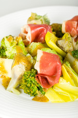 Verduras de invierno con frutos secos