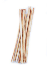 Grissini sottili  su sfondo bianco