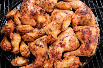 Hähnchenkeulen auf dem Grill