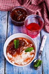 Milk rice porridge