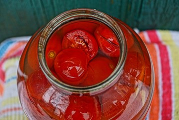 Помидоры в банке