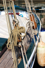 Obraz premium cordage et poulies de voilier