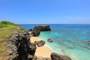 美しい沖縄のビーチと夏空