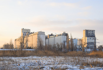 Obraz premium Building for storing and drying grain