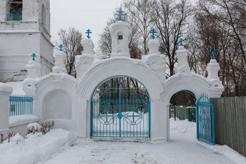 SUSHKI VILLAGE, RYAZAN REGION, RUSSIA - DECEMBER 25, 2016: T Church Of The Resurrection. Built between 1847 and 1851.
