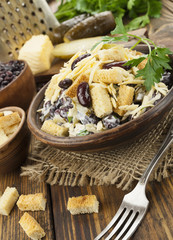 Bean salad with croutons
