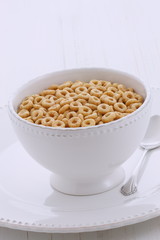 Whole wheat cereal loops