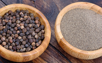 Black pepper in a bamboo bowls