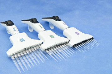 Set of electronic mulichannel pipettes for biological experiments 
