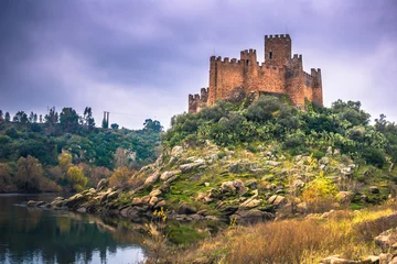 Fototapete Schloss 4. Januar 2017: Panoramablick auf die mittelalterliche Burg von Almourol, Portugal