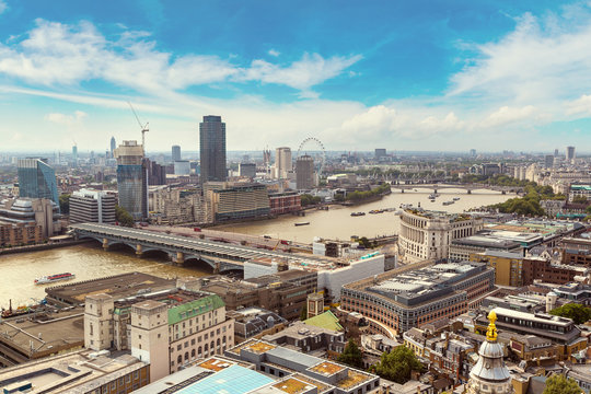 Panoramic aerial view of London