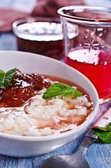 Milk rice porridge