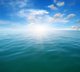 Obraz premium Blue sea and sun