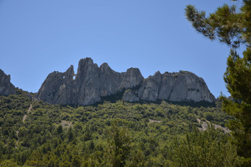 Dentelles de montmiraille