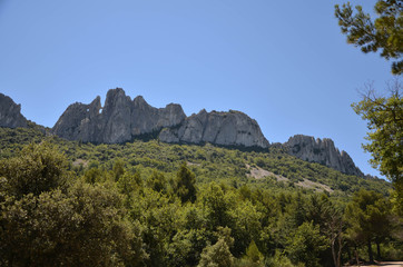Dentelles de montmiraille