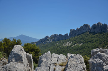 Dentelles de montmiraille