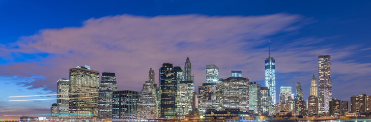 Obraz premium Widok na dolny Manhattan z Brooklynu