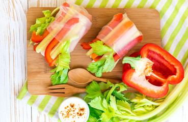 Spring roll with vegetables and white sour cream souce