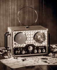 vintage radio receiver