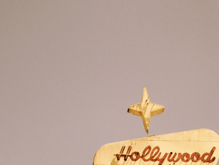 Hollywood motel sign