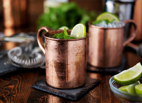 moscow mule cocktail in copper mug