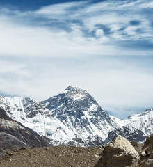Fototapeta na wymiar View of Mount Everest (8848 m) from the fifth lake Gokyo, Nepal, Himalayas