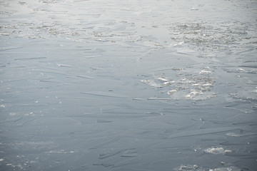 Eisschollen auf dem Neckar