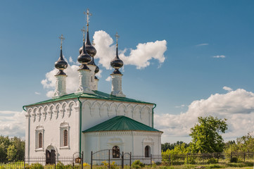 Fototapeta na wymiar The Orthodox Church in Suzdal. Suzdal is one of the oldest Russian cities.