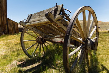 Obraz premium Old West era ruins in the high desert of California's eastern sierra nevada