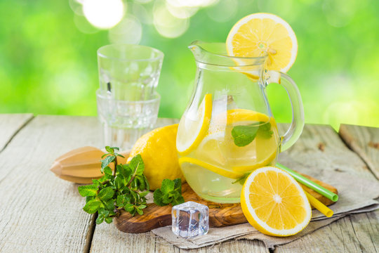 Classic lemonade in glass jars