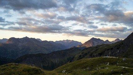 Sonnenaufgang im Lechtal in den Alpen