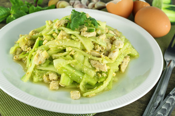 stir fried cucumber with chicken and eggs