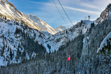 Cable car gondola ski lift. Balea Lake, Romania   © thecriss