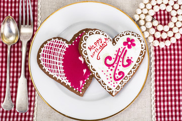 Holiday gift -imbirnye gingerbread with icing