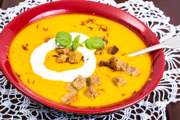 Spiced carrot puree with croutons