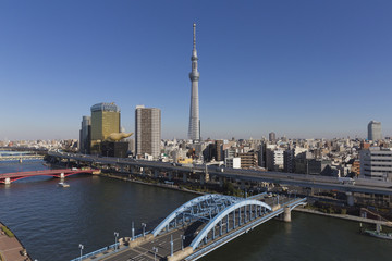 Fototapeta na wymiar 隅田川と駒形橋と東京スカイツリー